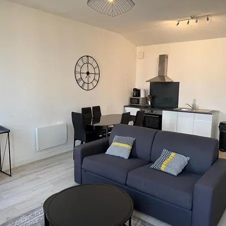 Le Dallas - 1 Chambre, 1 Canape-lit, 1er Etage, Parking, 10min Canal Du Midi * Castelsarrasin