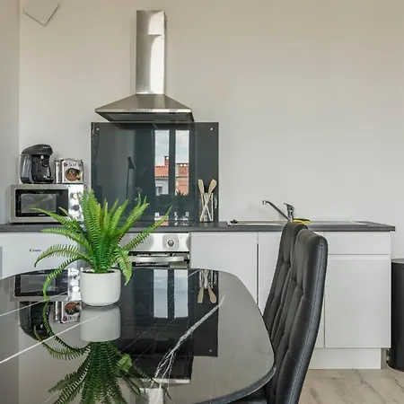 Appartamento Le Dallas - 1 Chambre, 1 Canapé-lit, 1er étage, Parking, 10min Canal Du Midi