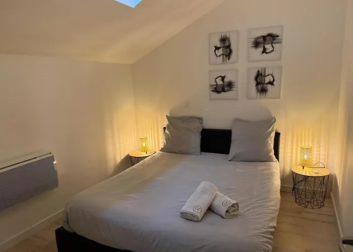 Le Dallas - 1 Chambre, 1 Canape-lit, 1er Etage, Parking, 10min Canal Du Midi